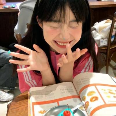 踉跄女孩
